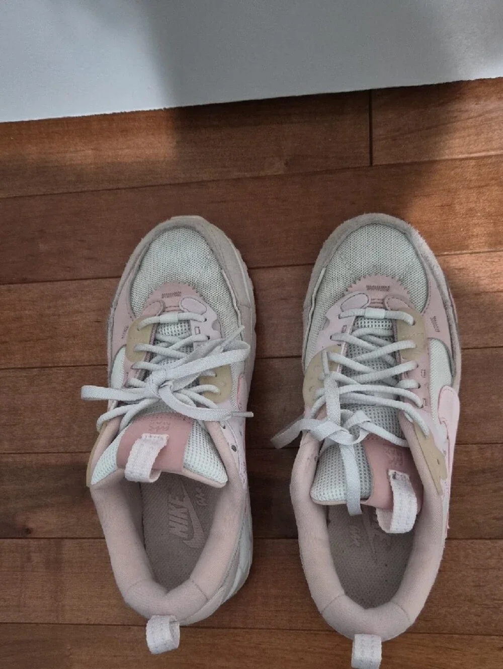 Nike Women's Pink and White  Sneakers Size 5